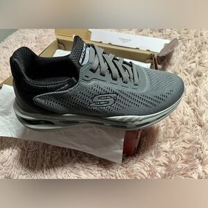 Men’s Skechers no tie slip in tennis shoe